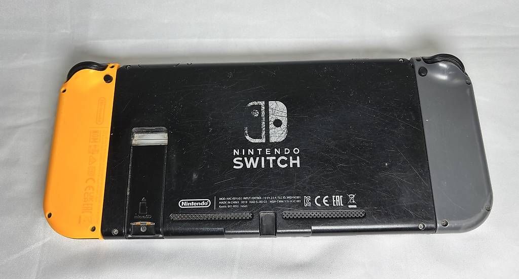 Nintendo Console: Nintendo Switch Console | Accessori + FIFA 22 – Usato da Gordola venduto da kar_gy5g 5