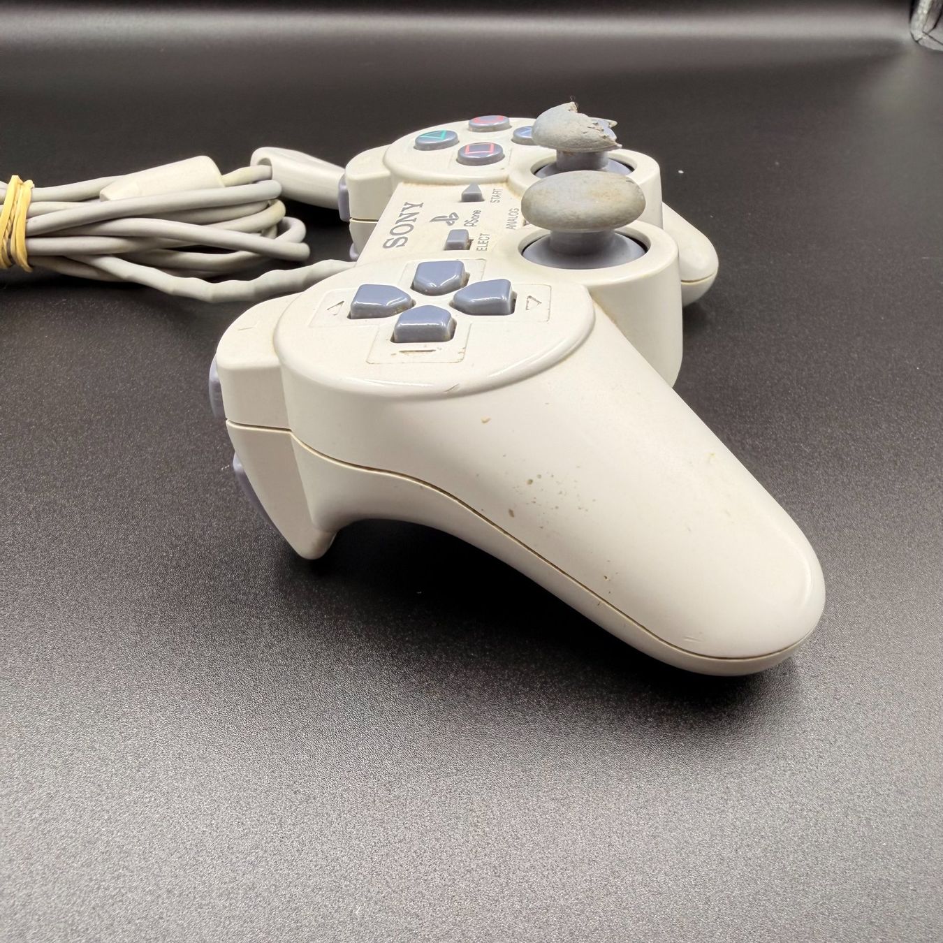 Sony Controller: Sony PlayStation PSone Controller weiss – Usato da Düdingen venduto da Nerdworld 4