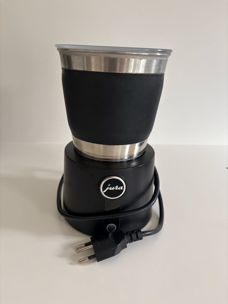 Jura Macchine per caffè & Macchine per espresso: JURA Hot & Cold Milchschaum – Usato da Basel venduto da elsabbasel