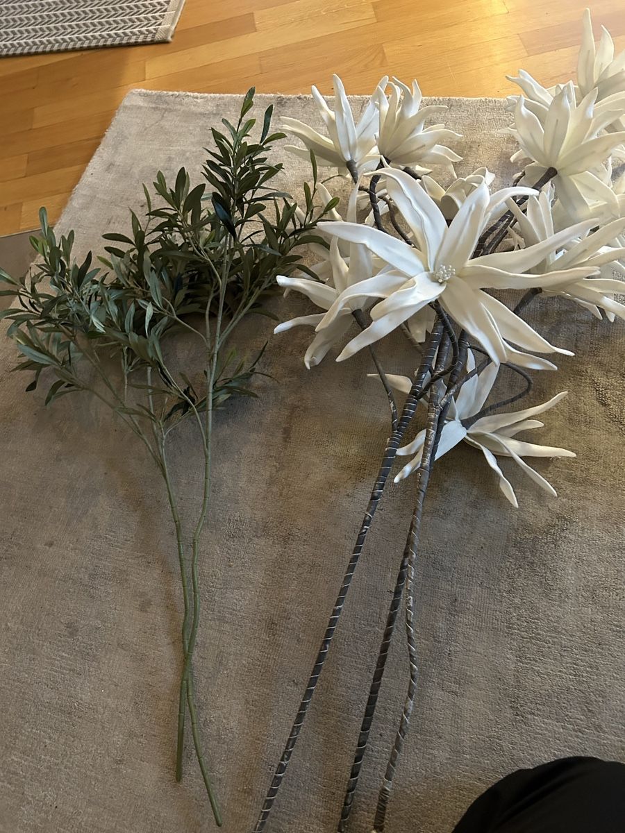 Tutte le decorazioni: Diverse künstliche Blumen gross – Usato da Fahrweid venduto da Mara36 8