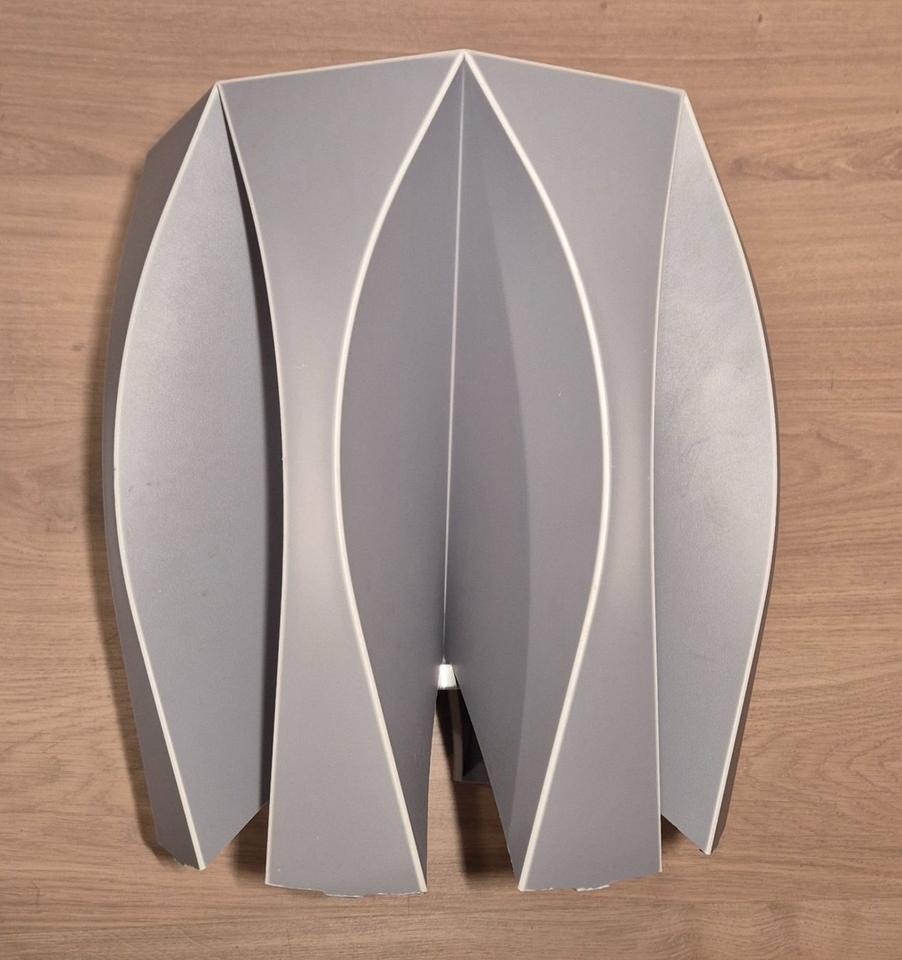 Sgabelli: Origami-Hocker Nook von Vial in hellgrau Desing Patrick Frey – Usato da Neerach venduto da SilliS 3