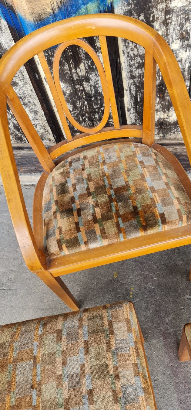Poltrone: Vintage Sessel mit zwei Hocker – Usato da Bern venduto da lecorbeaubern 3