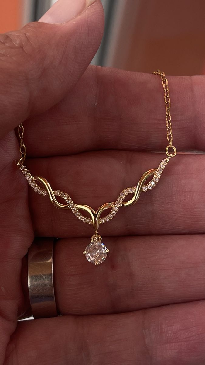 Ketten: Goldfarbene Halskette mit Zirkonia – Neu (gemäss Beschreibung) aus Trimbach von Alessia75 2