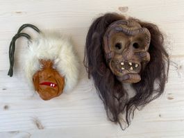 2 schöne kleine Holzmasken