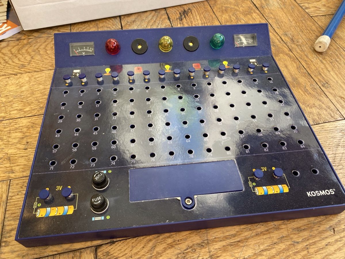 Kit di costruzioni: Elektroplus Experimentierkasten von Kosmos – Usato da Rorschach venduto da Fliegenflieger 1