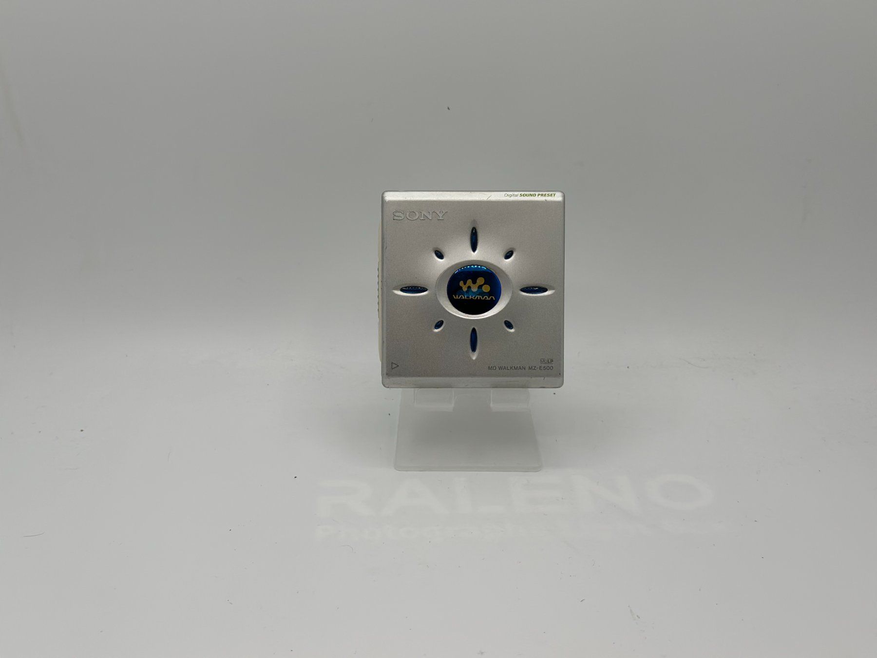 Sony Minidisc: Sony MZ-E500 Minidisc - Engine working but don't read MD – Difettoso da Genève venduto da inc_9vgv 1