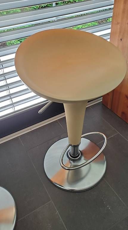 Tabourets: Zwei Pombo Barhocker original – D'occasion à Küttigen par rijo26 2