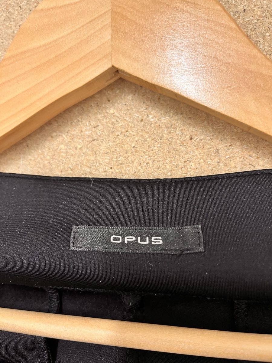 Pantaloni: OPUS black ELIN pants size 36  – Usato da Lausanne venduto da Danash 1