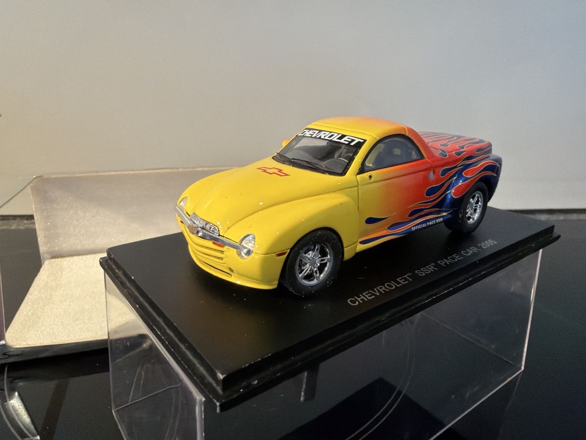 Spark Modellautos: Chevrolet SSR Pace Car 2005 - 1/43 - Spark – Gebraucht aus Wolfwil von Rolex1