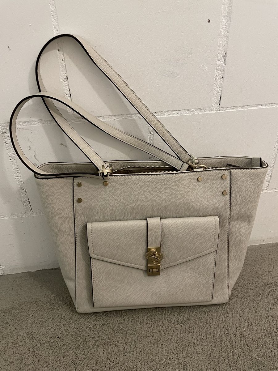 Guess Borse da donna: Guess Handtasche  – Usato da Aarau Rohr venduto da geri71 1