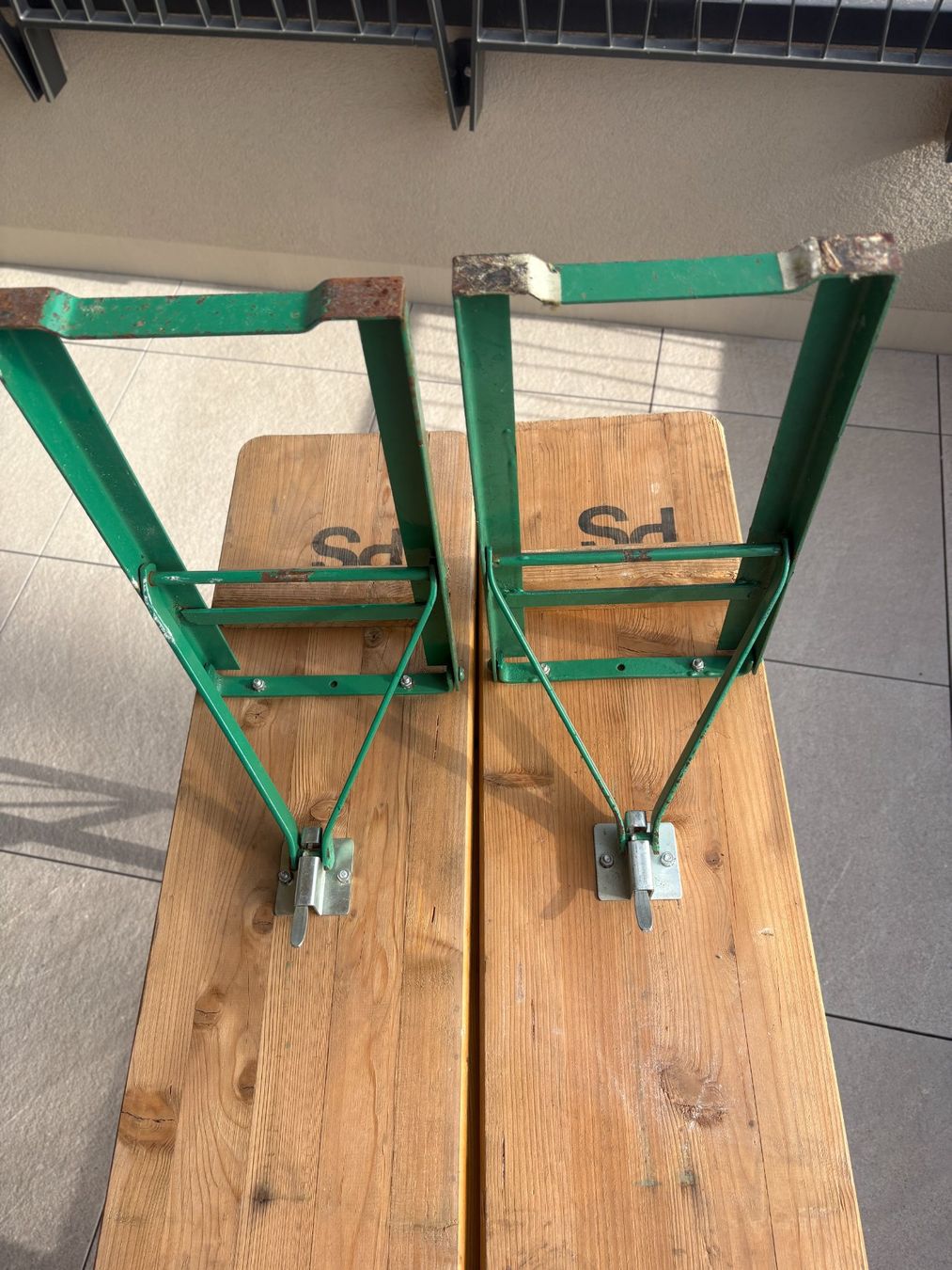 Set de table et chaises: Festbank Garnitur – D'occasion à Fischbach-Göslikon par ElMundo01 6