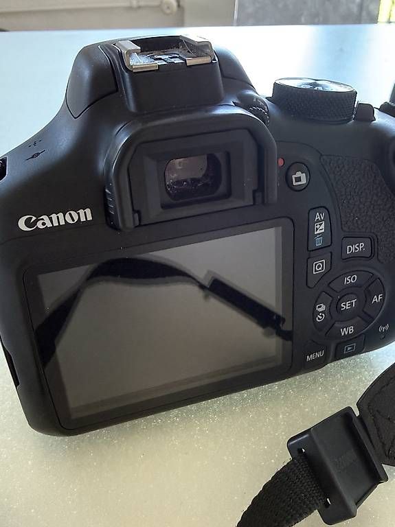 Fotocamera: Sehr gut erhaltene Canon EOS 1300D – Usato da St. Gallen venduto da wai_q5fh 1