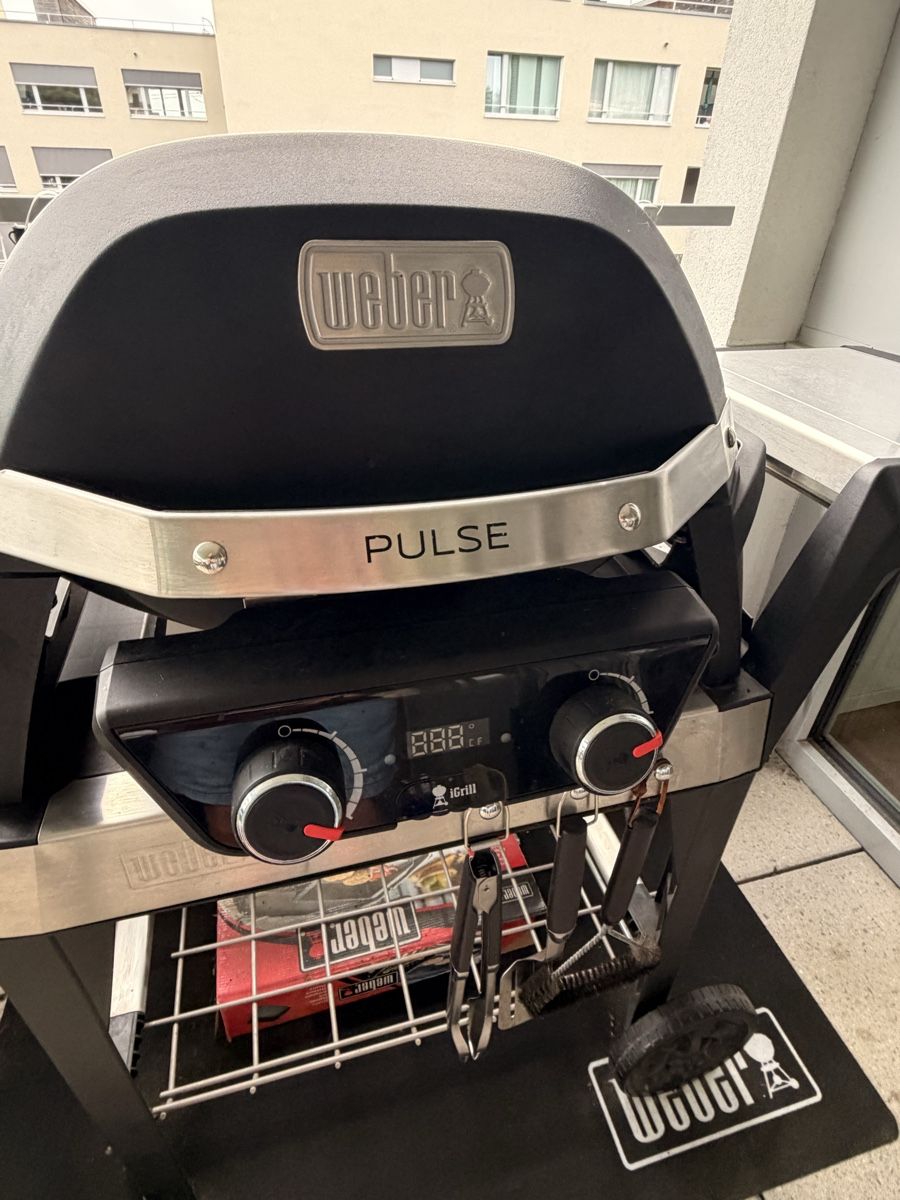 Weber Griglie: Weber Pulse 2000 Elektrogrill inkl. Wagen – Usato da Lyss venduto da lar_c2kp 2