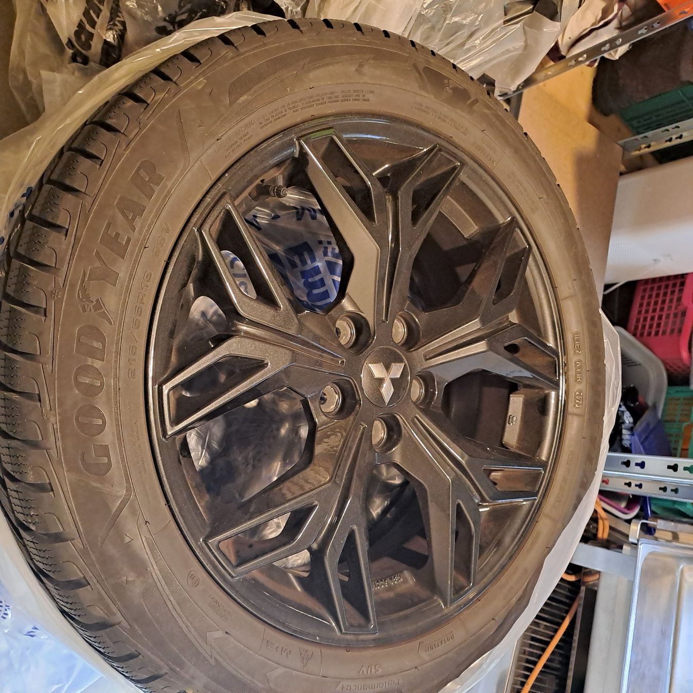 Goodyear Pneus & Kompletträder: 4 Winterpneus mit Alufelgen – Gebraucht aus Gümligen von media0000