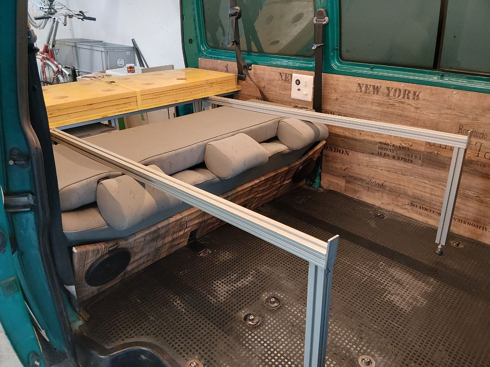 VW Automobili: VW T4 Syncro Swiss Profi mit Differenzialsperre – Usato da Wald ZH venduto da Beobachtungswagen 8
