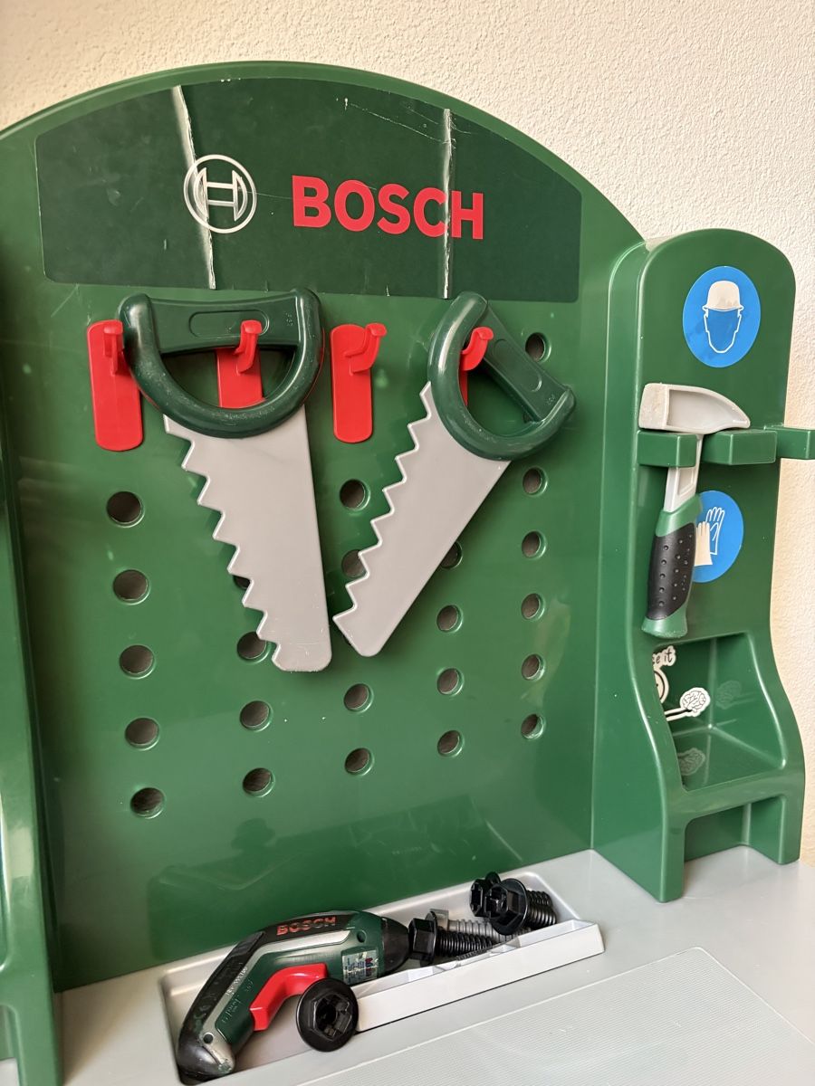 Giocattoli: Bosch Werkbank mit Zubehör Kinder – Usato da Klingnau venduto da Cathlight 1