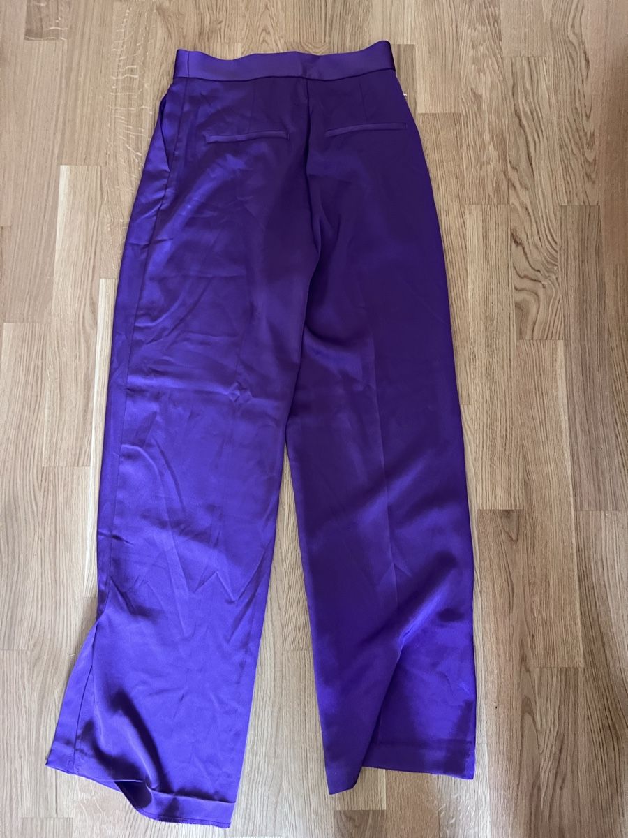 H&M Pantaloni: Hosen Lila Grösse – Usato da Zürich venduto da Mira1310 1
