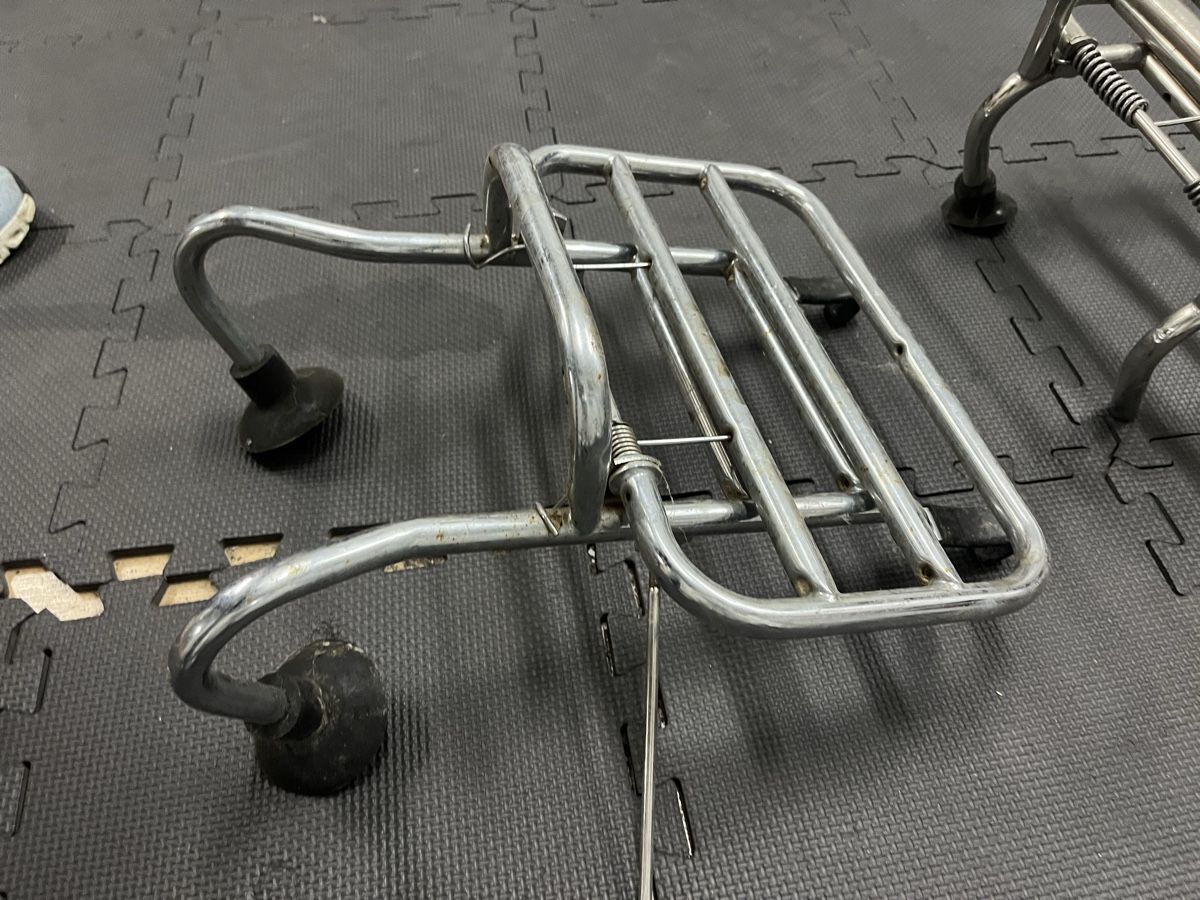 Vespa Tutti pezzi di ricambio per scooter: Vespa Frontgepäckträger – Usato da Thun venduto da Cpia 3
