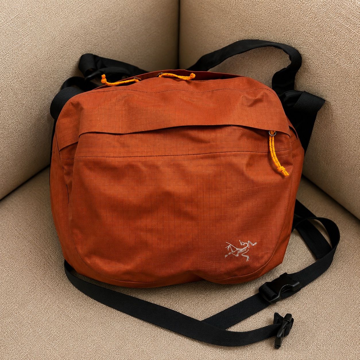 Arcteryx Taschen: Arc'teryx Lunara Tasche orange – Gebraucht aus Bottmingen von ana_5hrv