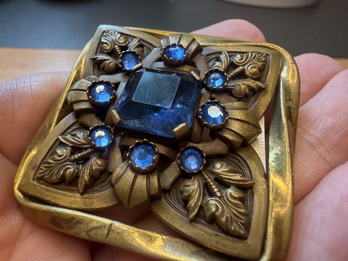Broches & Aiguilles: Antike Brosche mit blauen Steinen – D'occasion à Lamone par LaCantinaMagica 2