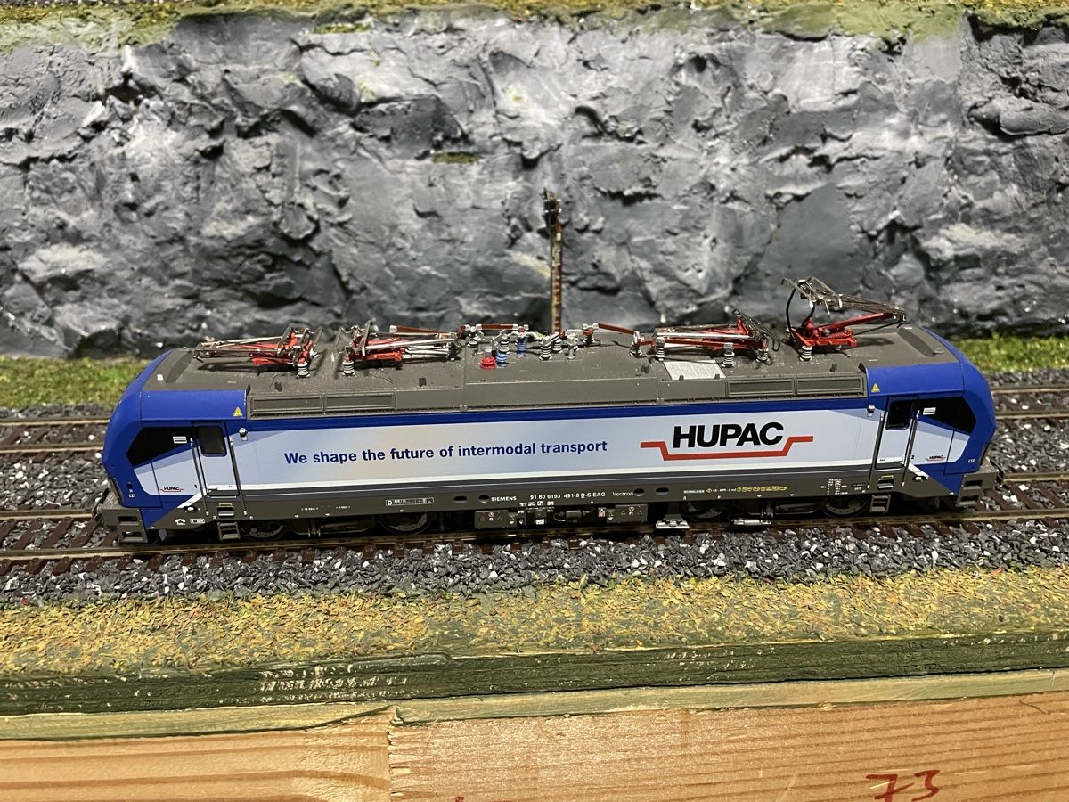 Roco Modellini di ferrovie: Roco Hupac Lok mit Sound DCC Digital – Usato da Halten venduto da 079kaid1