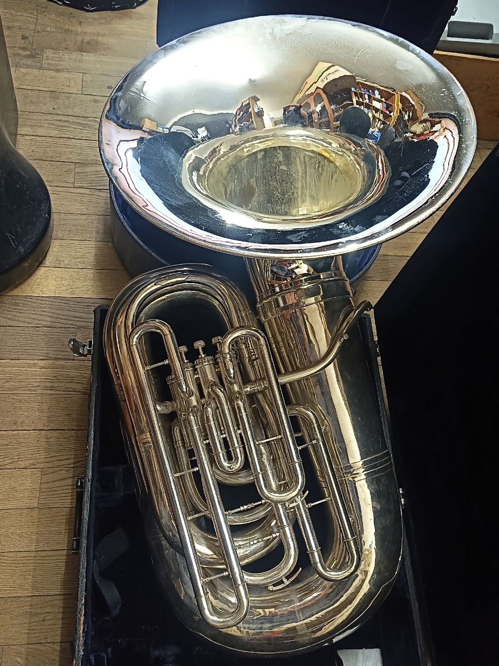 Strumenti musicali: Monster - Tuba CONN 24J – Usato da Chur venduto da Schwefeldioxid