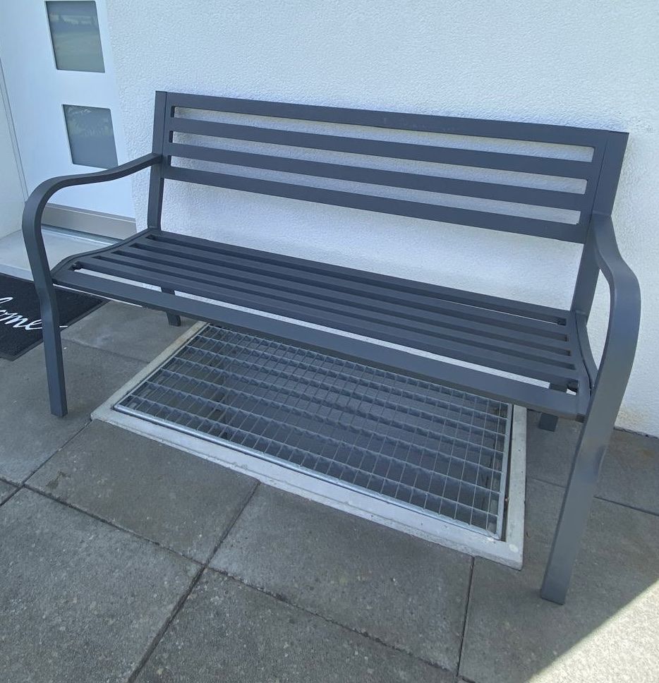 Panchine: Sitzbank Alu anthrazit – Usato da Signau venduto da stalder-langenegger