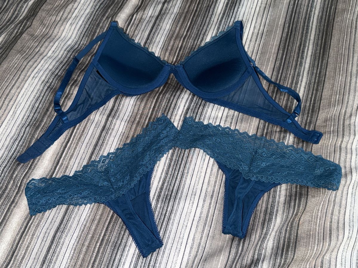 Altra biancheria intima: DUNKELBLAUES SPITZEN-DESSOUS-SET – Usato da Schlieren venduto da kle_dis 2