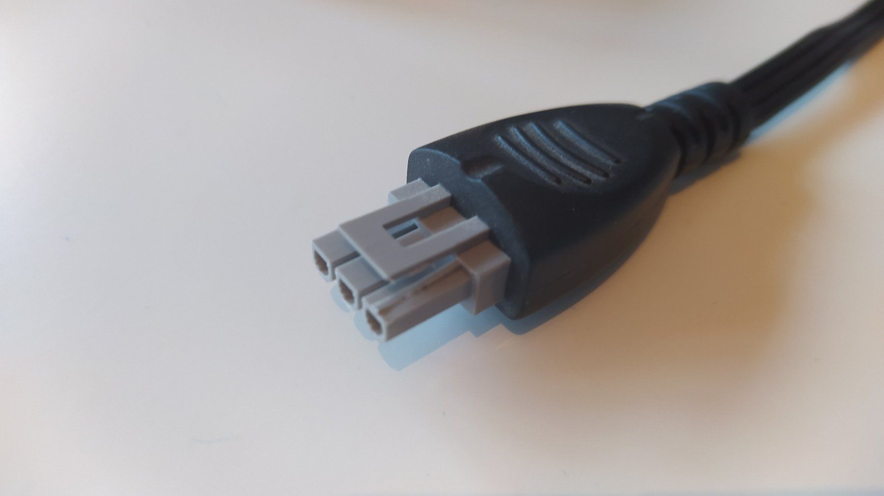 Hewlett Packard Caricabatterie: HP power adapter 0950-4491 – Usato da Bassins venduto da mazette13 1