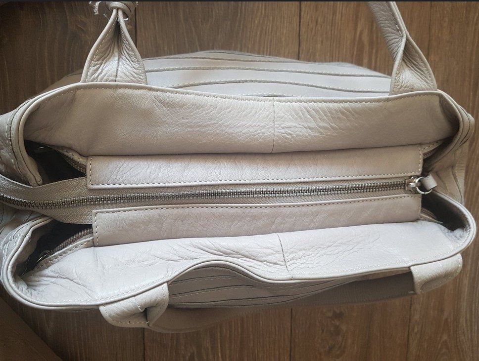 Borse da donna: Hübsche Charlotte Handtasche beige - 230804 – Usato da Küssnacht am Rigi venduto da Schuhe-Secondhand 8