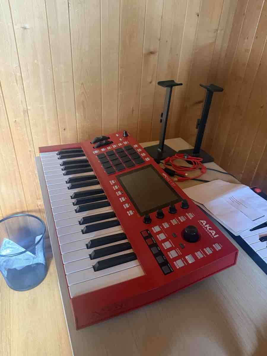 Akai Instruments de musique: Akai MPC Key 37 – Neuf (Voir description) à Gstaad par ric_q5sg 2