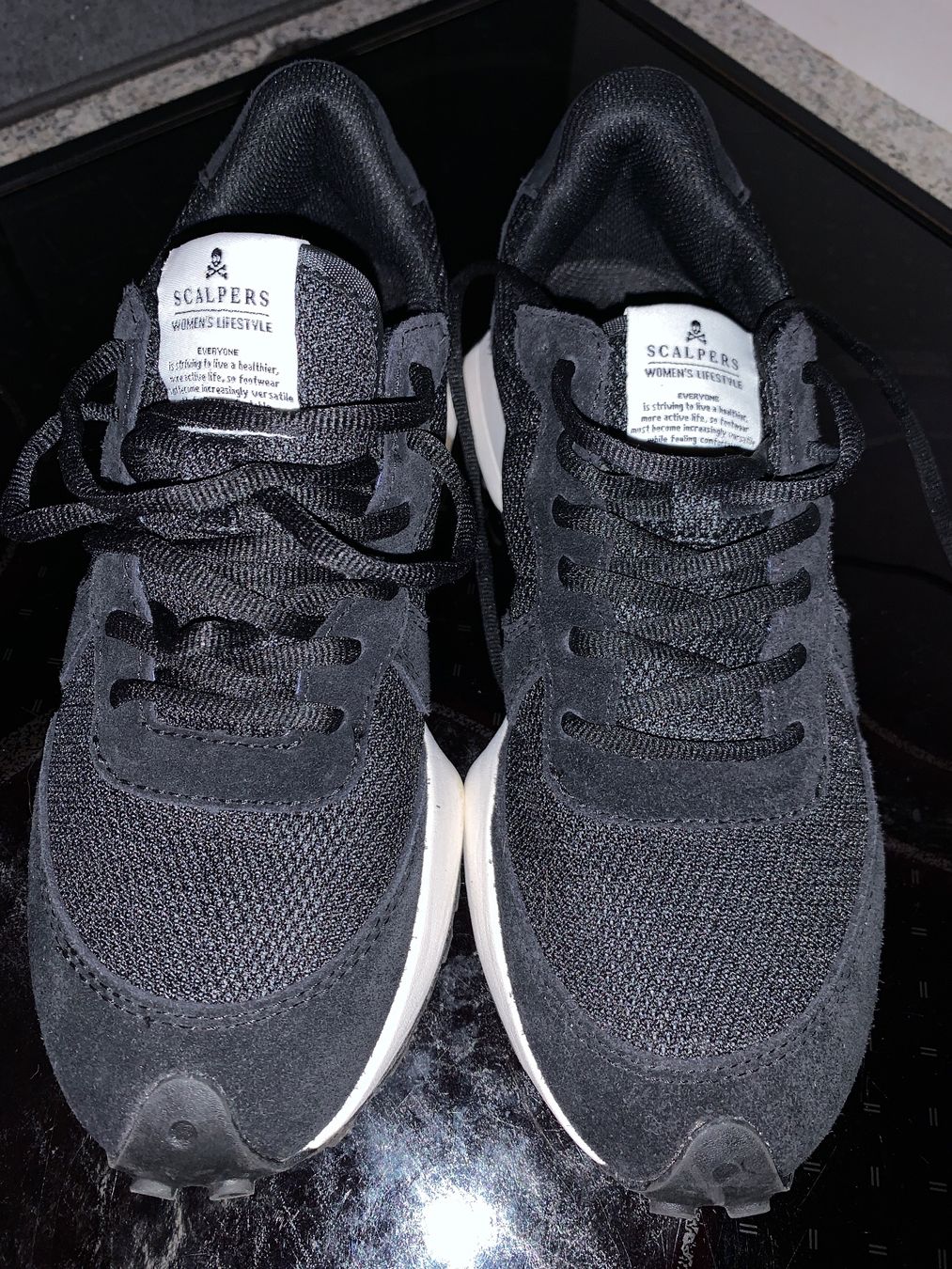 Scarpe da uomo: Schwarzer Sneaker von Scalpers Gr.39 – Nuovo (secondo la descrizione) da Steinebrunn venduto da Littlebird1 1