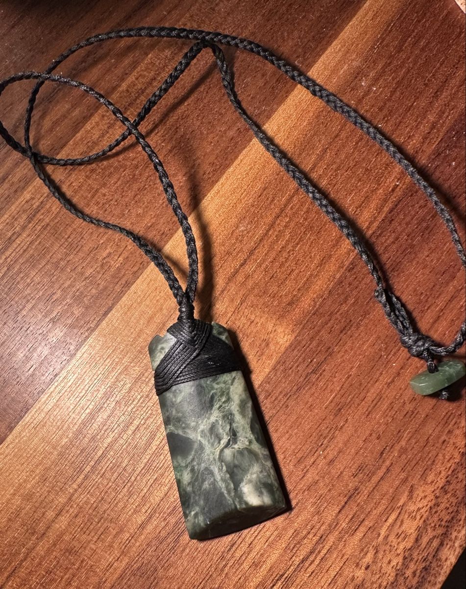 Edelsteine: Wunderschöner Neuseeland Greenstone Jade Tiki – Neu (gemäss Beschreibung) aus Büron von Eselhudi