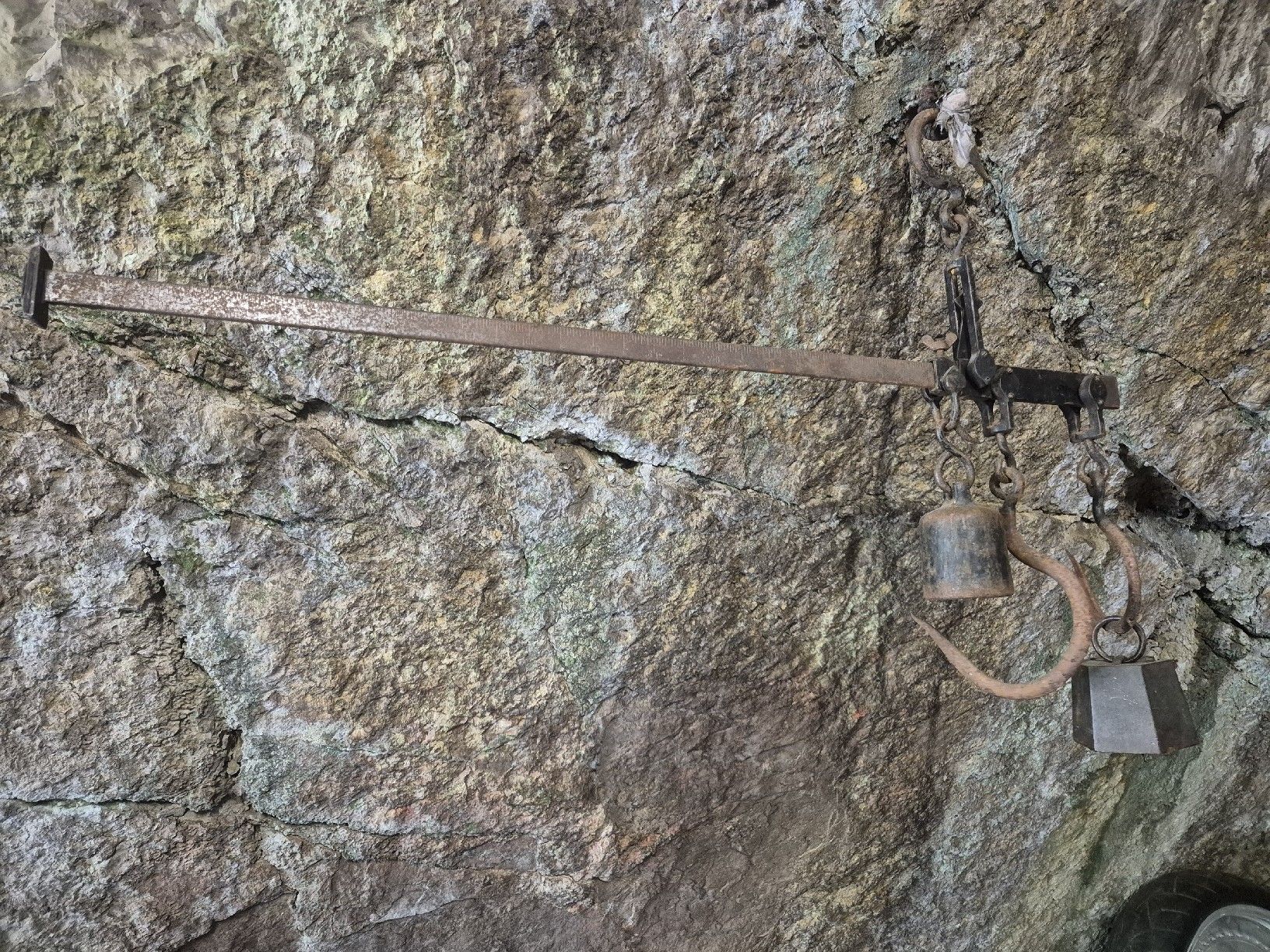 Bilance e pesi: Grande balance ancienne  – Usato da Le Locle venduto da CHEGUA 3