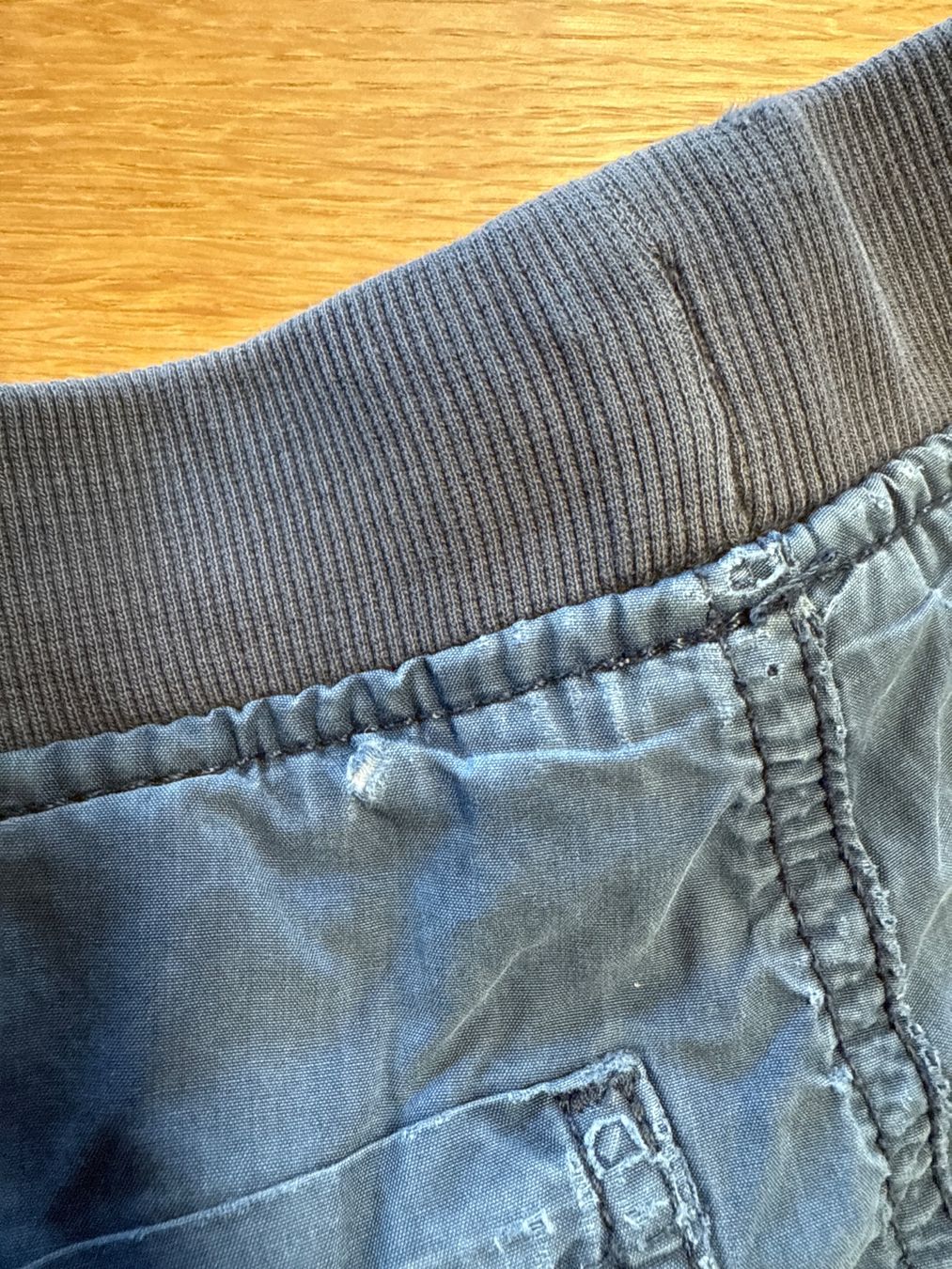 H&M Pantaloni: Shorts Gr. 104 von H&M – Usato da Auenstein venduto da moin. 3