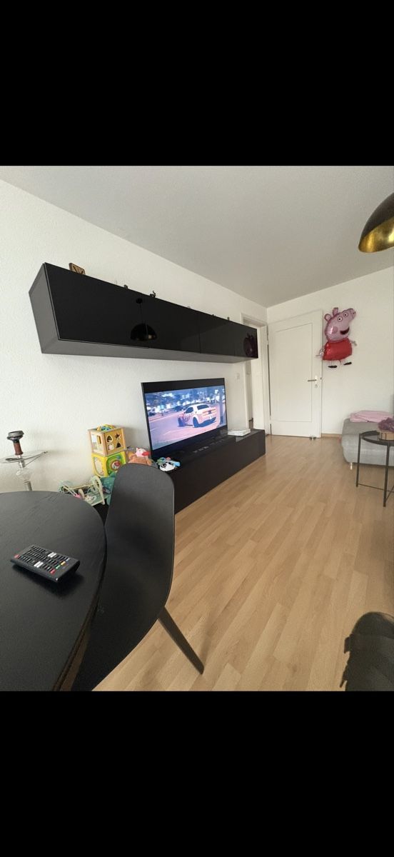 Mobili TV: Wohnzimmer Regale\TV möbel – Usato da Luzern venduto da sof_m7x9 1