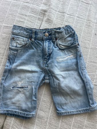 H&M JEANS SHORTS COOL NEUWERTIG GR 110