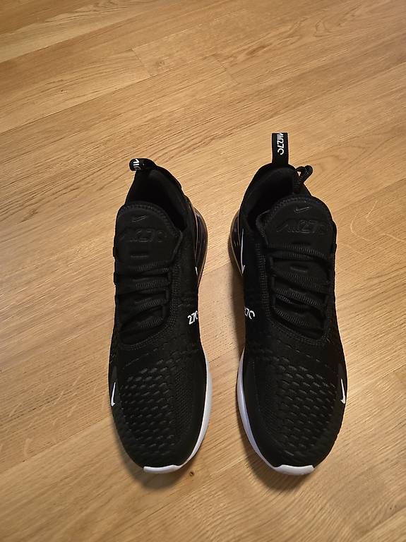 Herrenschuhe: Nike Air Max 270 Gr. 11 / 45 Neu – Gebraucht aus Wil SG von Niike1 2