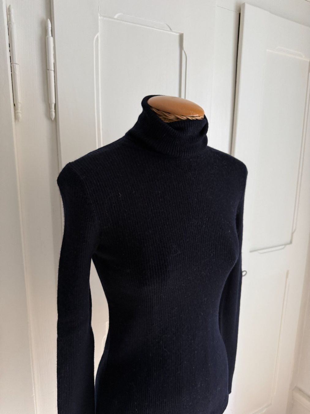 Uniqlo Maglioni & Felpe: UNIQLO - Feinstrick Rollkragenpullover aus Wolle M – Usato da Zürich venduto da Diazaio 1