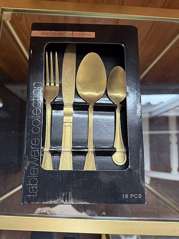 Set di posate: besteck gold 2 verschiedene  – Usato da Adligenswil venduto da balboa5