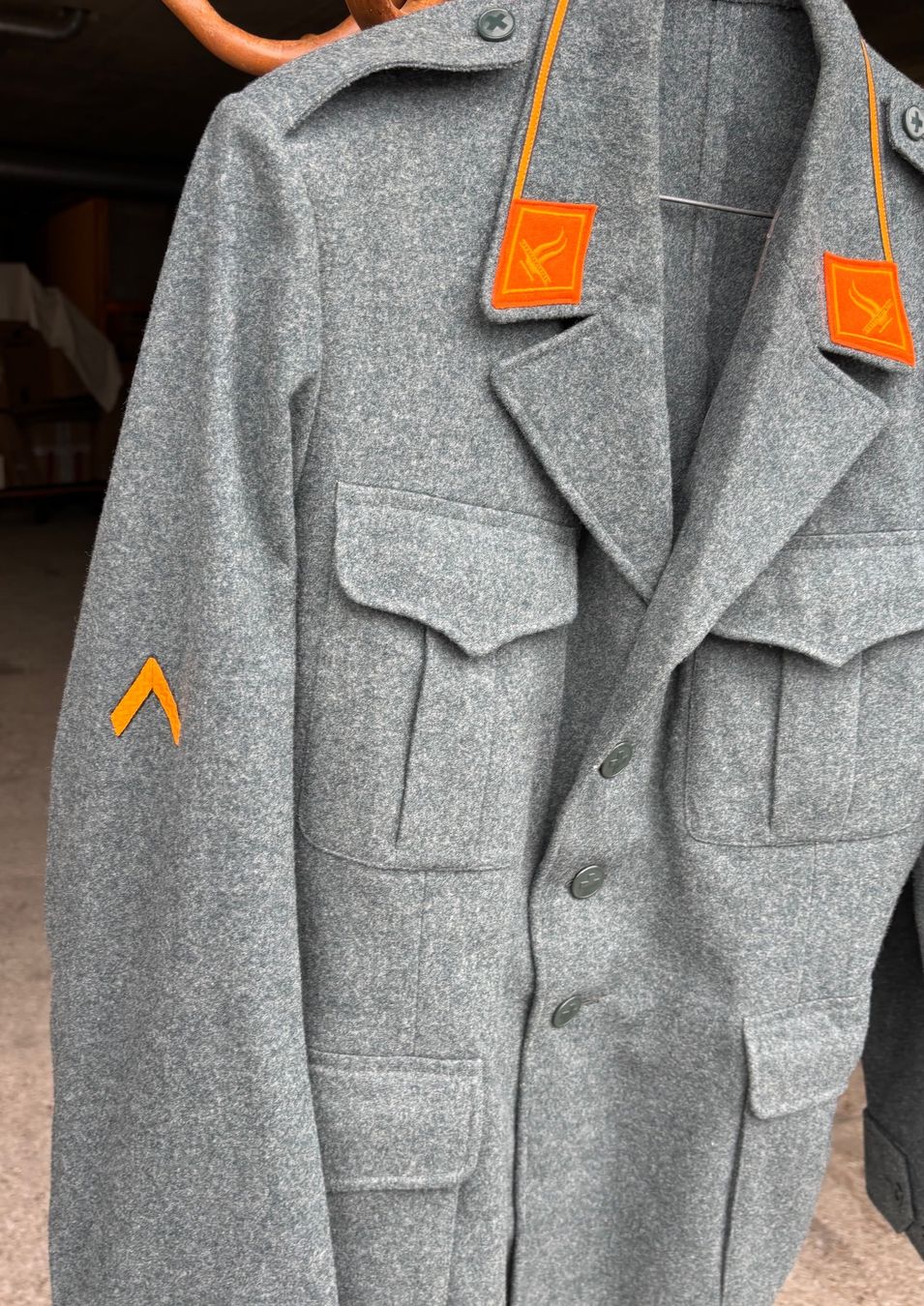 Schweizer Armee Uniformi: Original Schweizer Militär Jacke – Usato da Lüchingen venduto da Eeizo 1