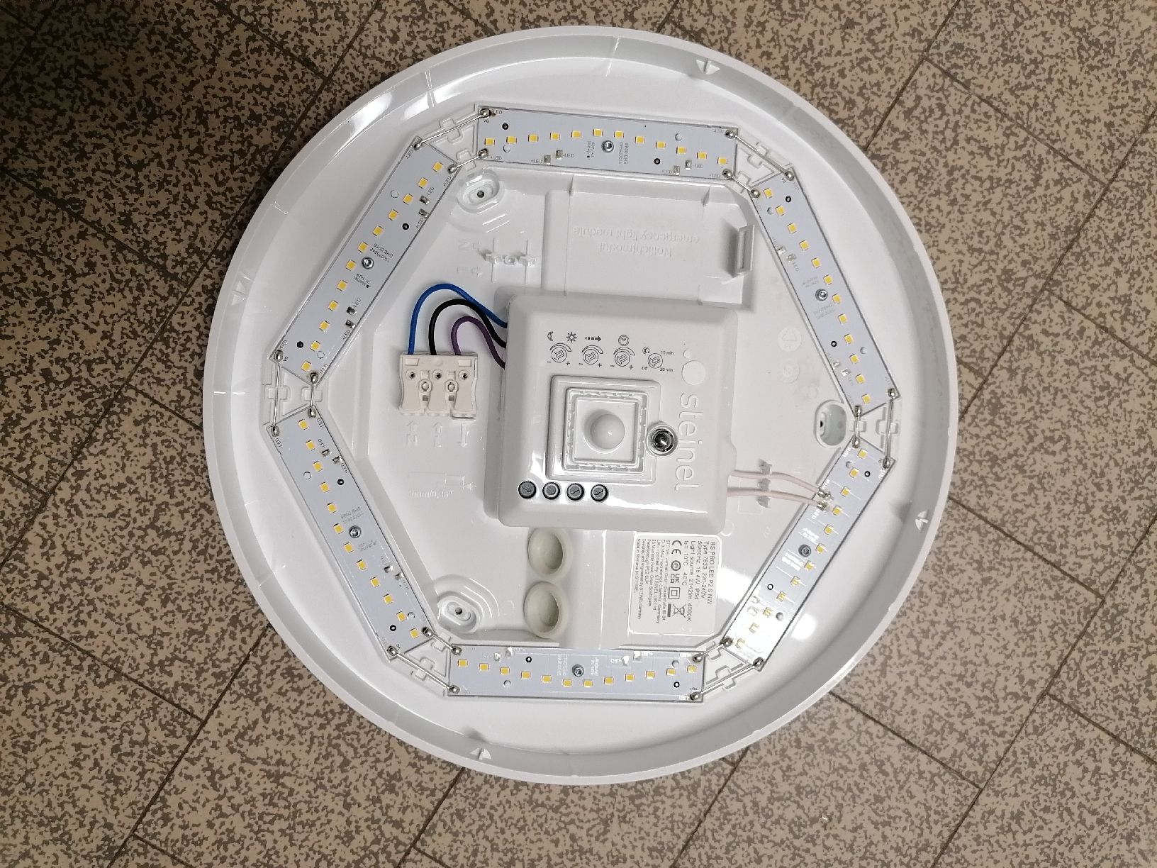 Steinel Kronleuchter & Deckenlampen: Steinel RS PRO P2-R S LED-Innenleuchte, mit Sensor. NEU – Neu und originalverpackt aus Pfäffikon ZH von xxmopsxx 3