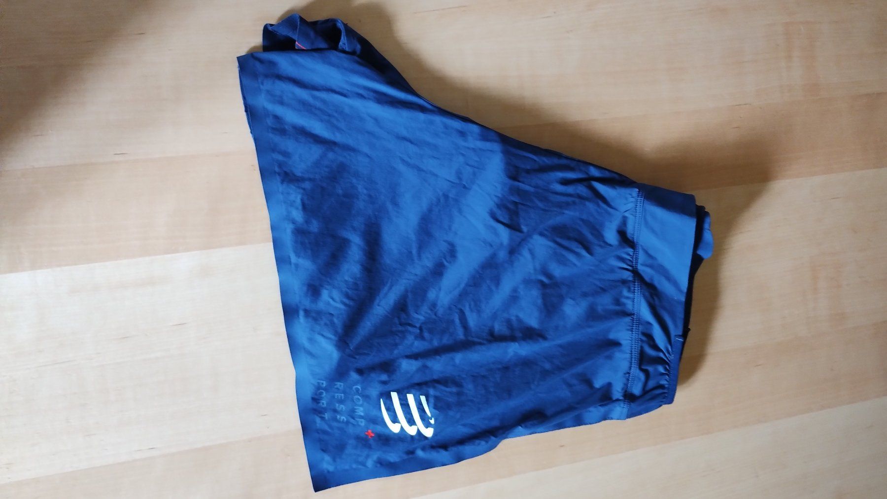 Compressport Pantaloni: Short compressport bleu – Usato da Vaulion venduto da JohannTel 2