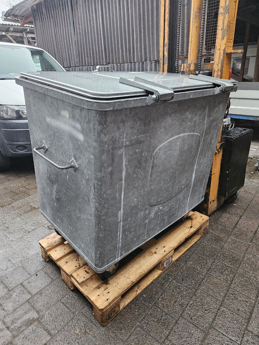 Korpus: Abfall Container – Gebraucht aus Oberriet SG von Deutz5120 1