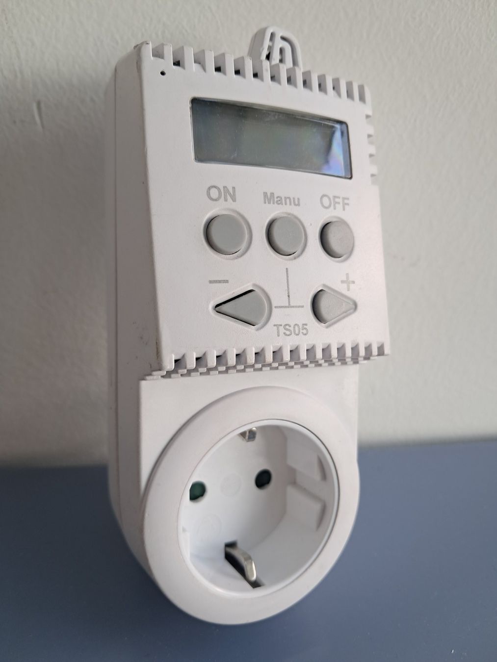 Messen: Digital Thermostat Temperaturkontrolle, Thermo-Switch Socket – Gebraucht aus Zürich von Lia107