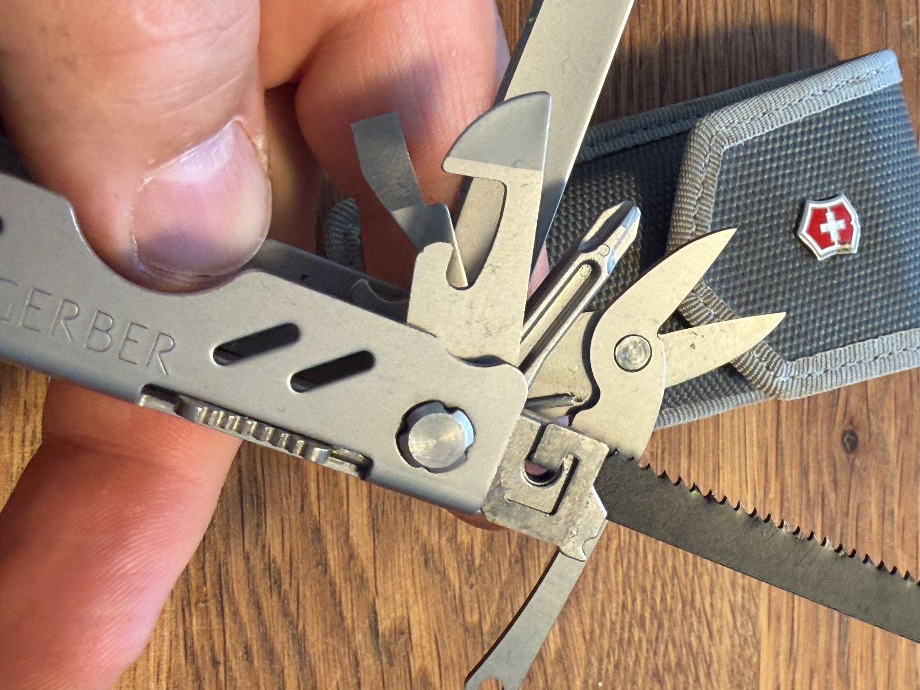Gerber Coltelli tascabile: Gerber Mini Tool Lampe Schweizer Taschenmesser Multitool ... – Usato da Niederhasli venduto da swissbrocki 8