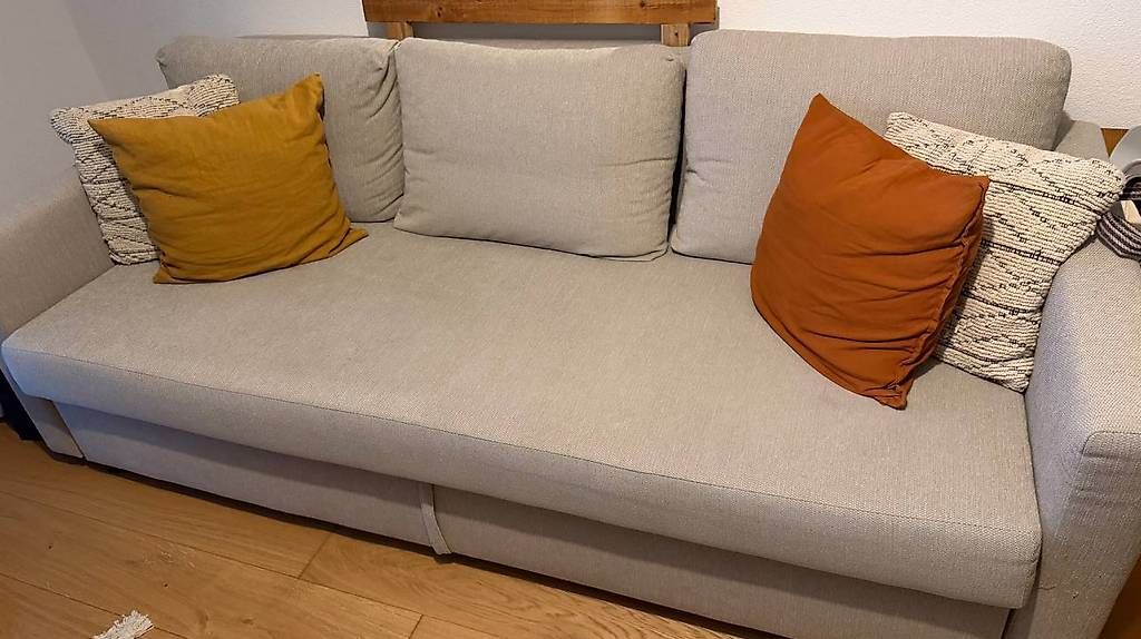 Ikea Divani: Canapé-lit en excellent état – Usato da Bulle venduto da vmarquesn 1