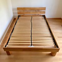 Holzbett mit Lattenrost 140x200cm