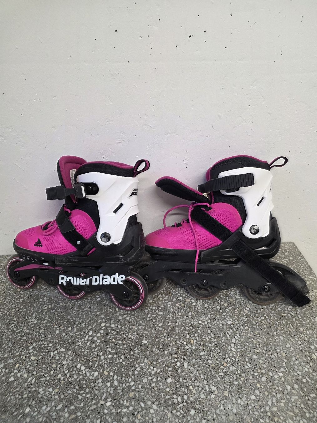 Pattini in linea & Pattini a rotelle: Pattini a rotelle Rollerblade usati, colore rosa  – Usato da Winterthur venduto da jolicarlo