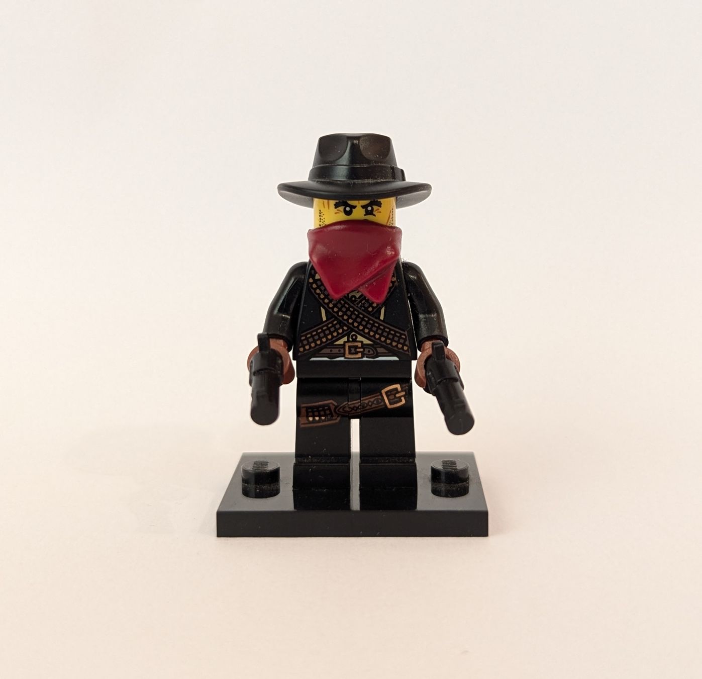 Lego Figuren: LEGO Bandit Minifigur Series 6 2012 – Gebraucht aus Trimbach von BrickBase